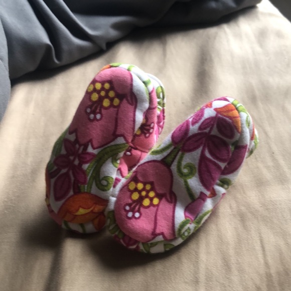 Vera Bradley baby slippers - Picture 2 of 5